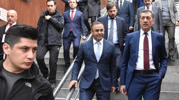 Milli Eğitim Bakanı Selçuk İzmir'de