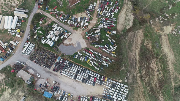 Milyonluk araçlar günden güne çürüyor