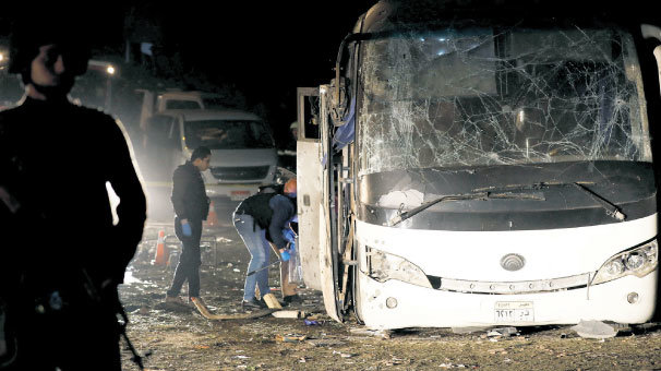 Mısır’da turist otobüsüne bomba