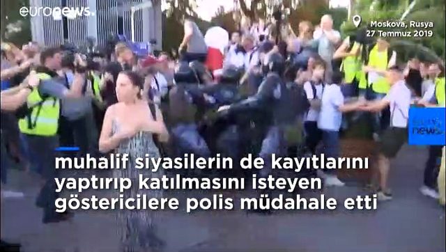 Moskova'da seçim protestosuna polis müdahalesi: En az bin kişi gözaltına alındı