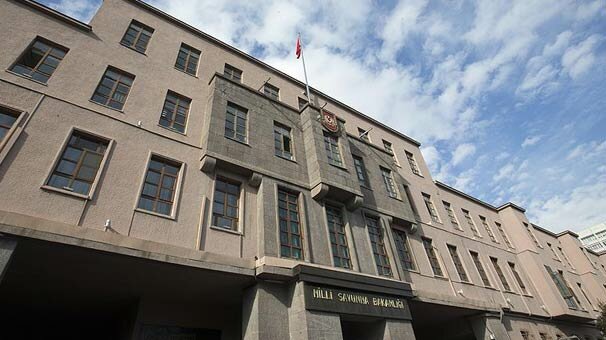 MSB: 2 pilot, F-4 uçağından atlayarak kurtuldu!