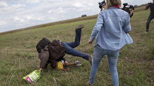 Mülteci tekmeleyen 'gazeteci' hakkında yeni karar!