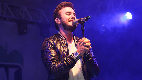 Mustafa Ceceli'den 'Yaz Bunu Bir Kenara'