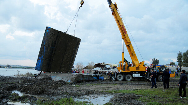 Musul'da vali ve iki yardımcısı görevden alındı