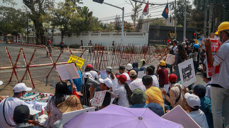 Myanmar'da darbecilere karşı isyan dinmiyor