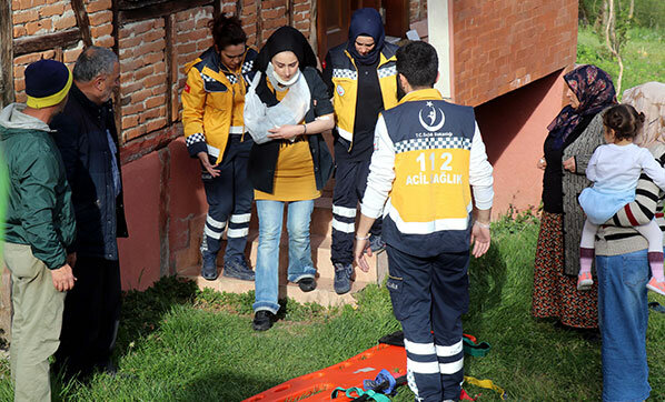 Ne olduğunu anlamadılar! İki kadın balkonda...