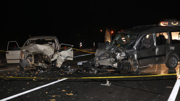 Nevşehir'de feci kaza! Araçlar bu hale geldi