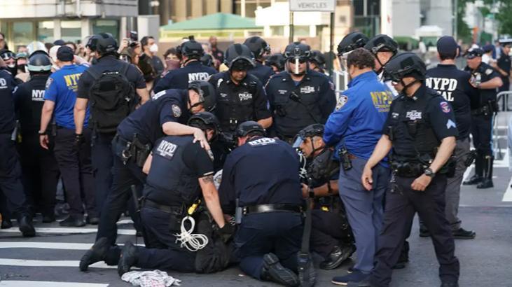 New York'ta düzensiz göçmenlere destek protestolarında 65 kişi gözaltına alındı