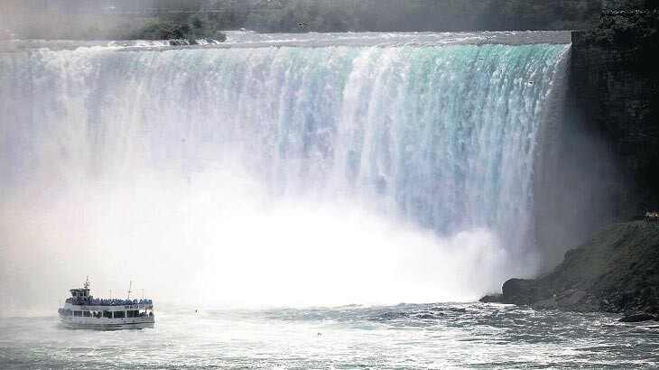 Niagara Şelalesi’nde mucize kurtuluş