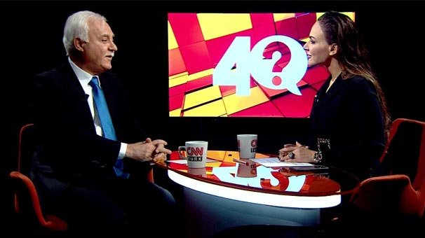 Nihat Hatipoğlu aynı soruları cevaplamaktan hiç sıkılmıyor mu?