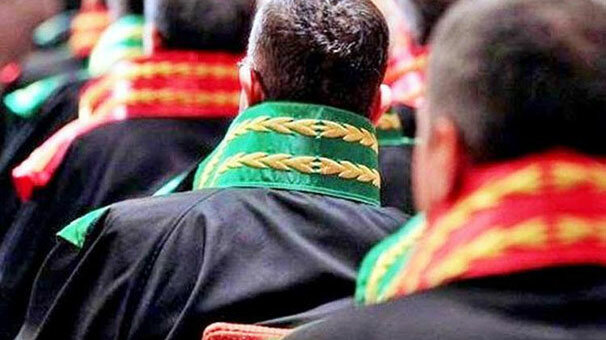 O hakim bir kez daha sahnede!