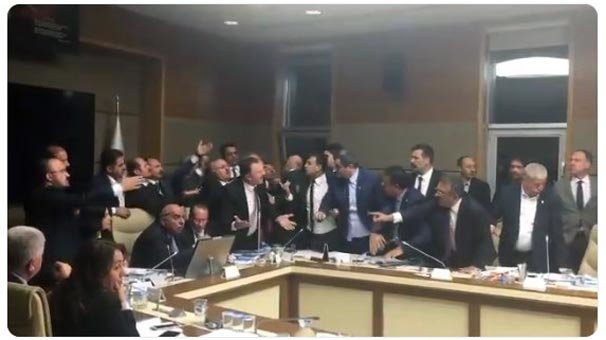 O madde komisyondan 11 saatte geçti