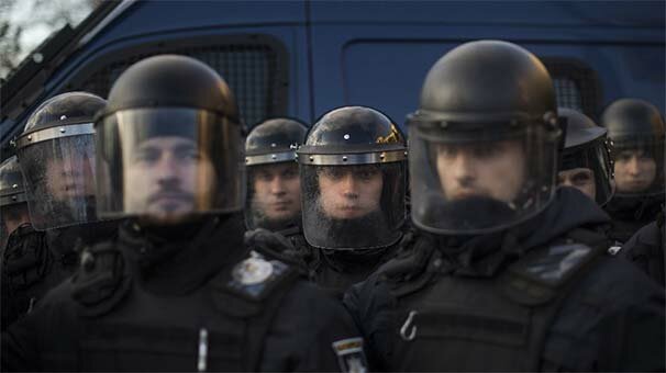 O ülkede bomba alarmı! Yüzlerce kişi tahliye edildi