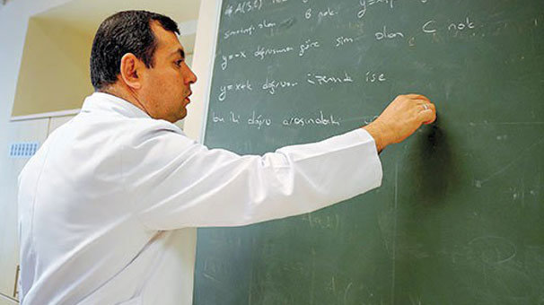 Okul müdürleri öğretmenlerin dersine girecek