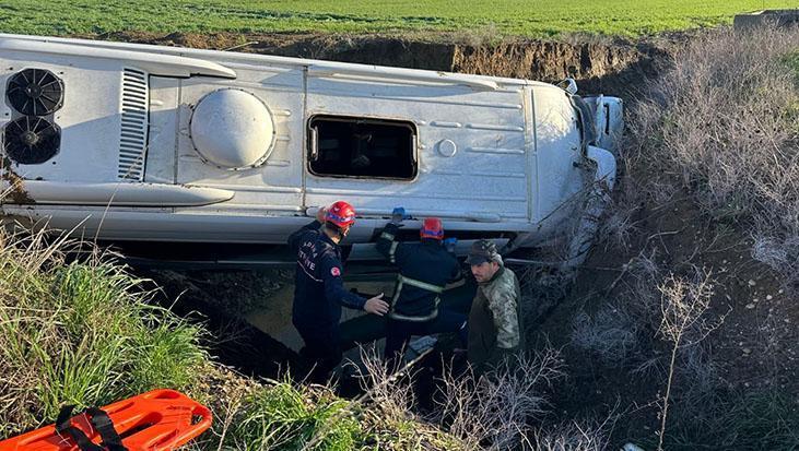 Okul servisi dereye uçtu! 1’i öğrenci 2 kişinin durumu ağır