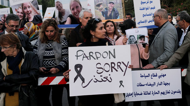 Öldürülen İskandinav turistler için Faslı kadınlar sokağa döküldü