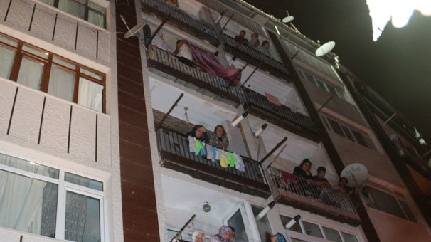 Önce kendini eve kilitledi sonra da...