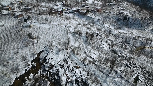 Ordu'da bir mahalle kayıyor