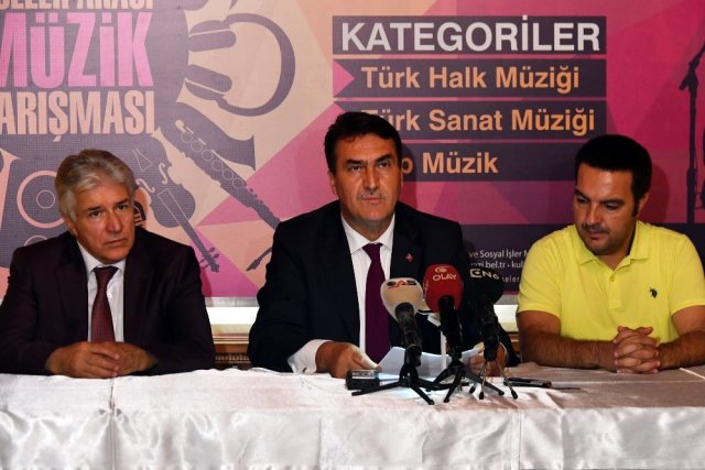 Osmangazi'de mikrofon gençlerde