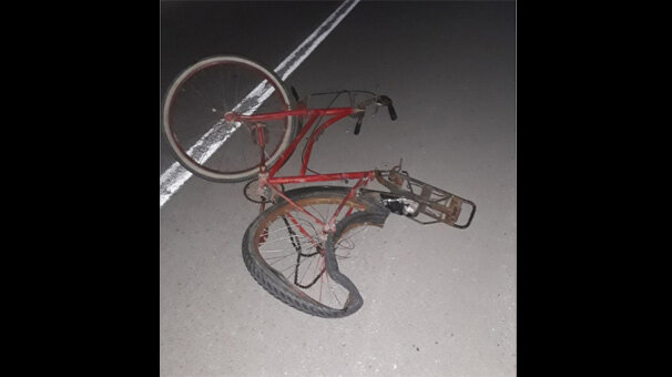 Otomobilin çarptığı bisikletli hayatını kaybetti