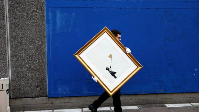 Paris'te dünyaca ünlü İngiliz sokak sanatçısı Banksy'nin eseri daha çalındı