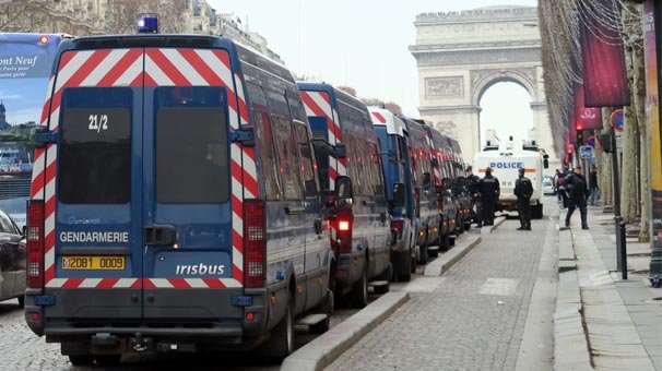 Paris'te güvenlik önlemleri iki katına çıkarıldı