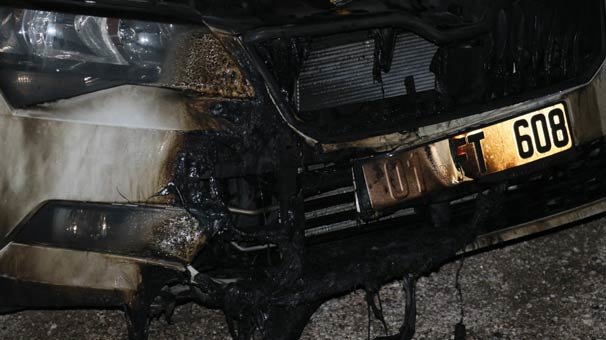 Park halindeki araç kundaklandı