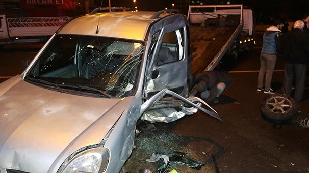 Park halindeki araçlar faciayı önledi