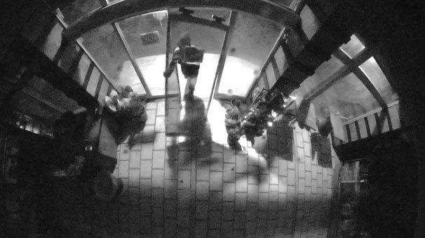 Pasta çaldı, iş yerinin önünde oturup dinlenirken yakalandı