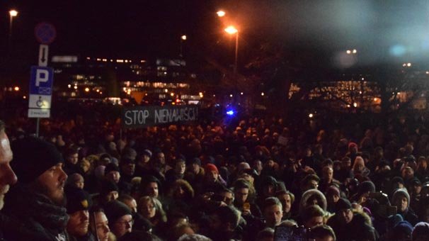 Polonyalılar hayatını kaybeden belediye başkanı için sokaklarda