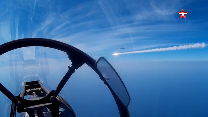 Putin Karadeniz'de gözünü kararttı! 50 savaş uçağı birden...