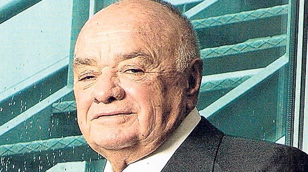 Rekortmen Şarık Tara