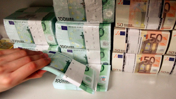 'Robin Hood' bankacı zenginlerin hesabından yoksullara 1 milyon euro aktardı