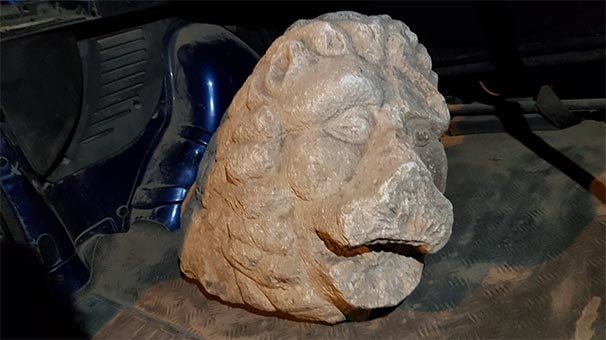 Roma dönemine ait aslan heykeli ele geçirdi