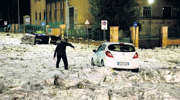 Roma’da dolu fırtınası