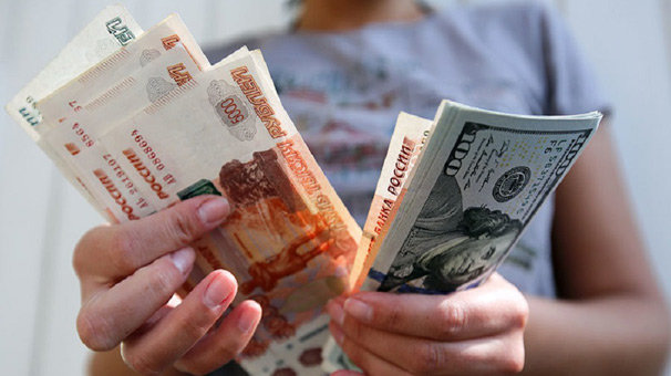 Rus hükümeti doların kullanımını azaltmaya çalışıyor