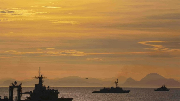 Rus savaş gemileri, Baltık Denizi'ne giren ABD destroyerlerine eşlik etti