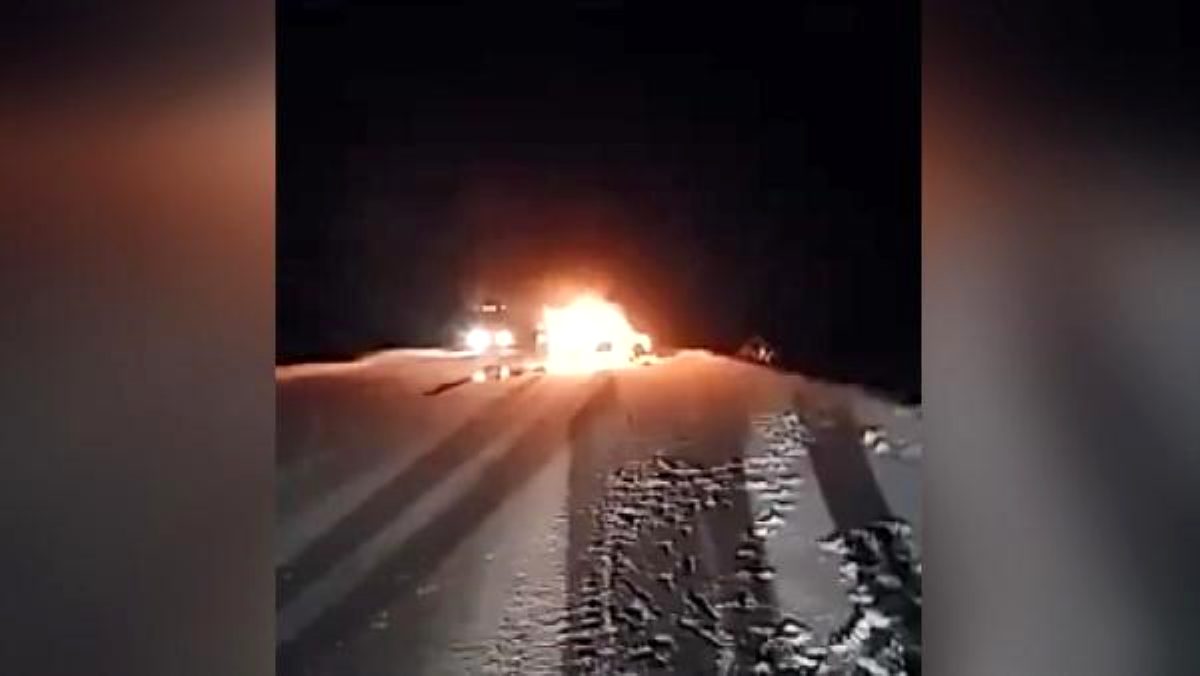 Rusya'da iki otomobil kafa kafaya çarpıştı: 3 ölü, 6 yaralı