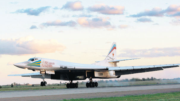 Rusya’dan Venezuela’ya bombardıman uçağı
