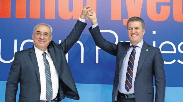 ‘Sahte muhalefetle karşı karşıyayız’