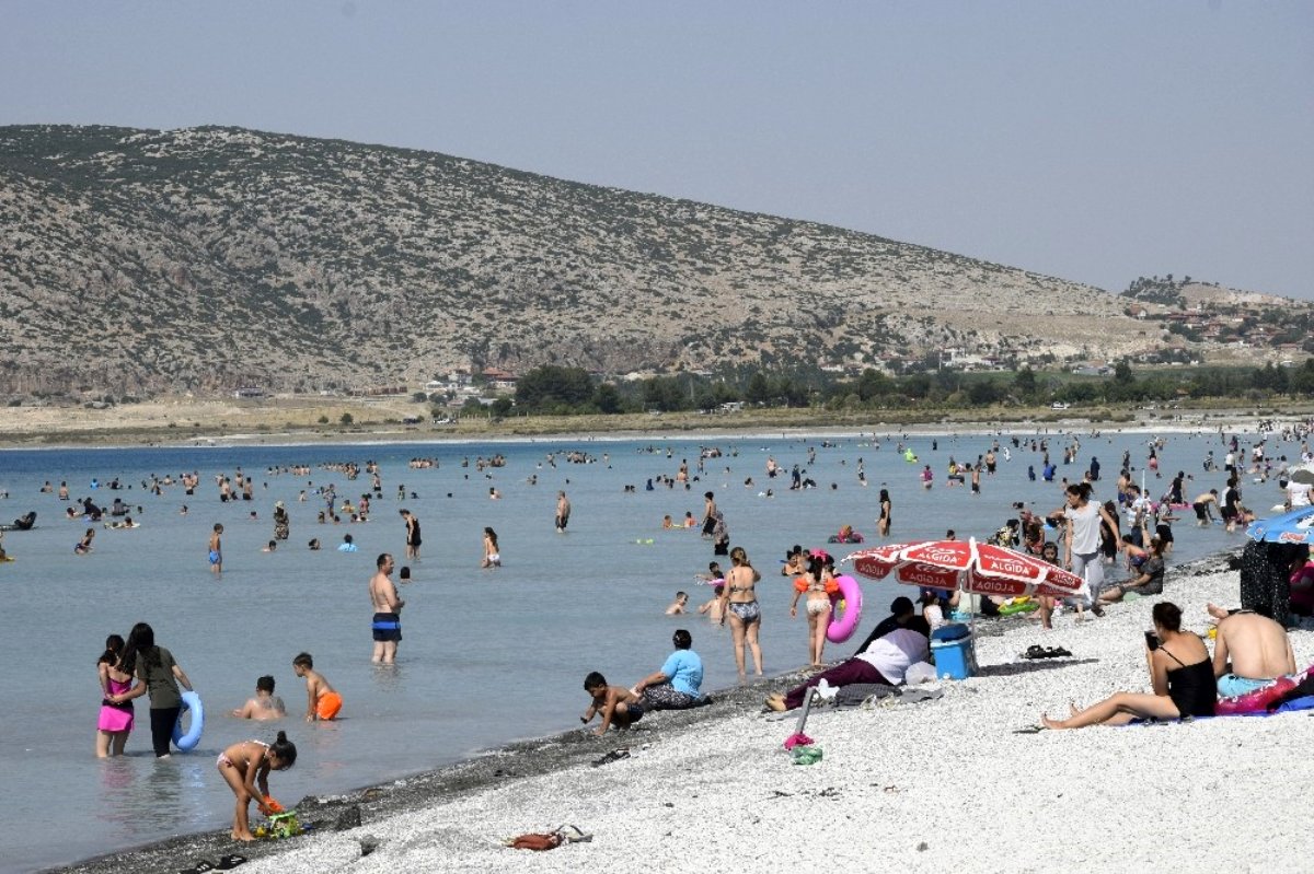 Salda Gölü 2019'u 1,5 milyon turistle kapattı