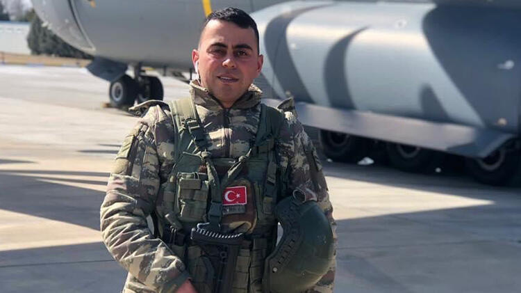 Saldırıda yaralanan Uzman Çavuş Mehmet Kırmızı tedavi gördüğü hastanede şehit oldu