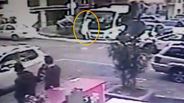 Saniye saniye görüntülendi! Bir anda yere serildi