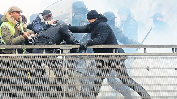‘Sarı Yelekli’ boksör için bağış yağmuru...