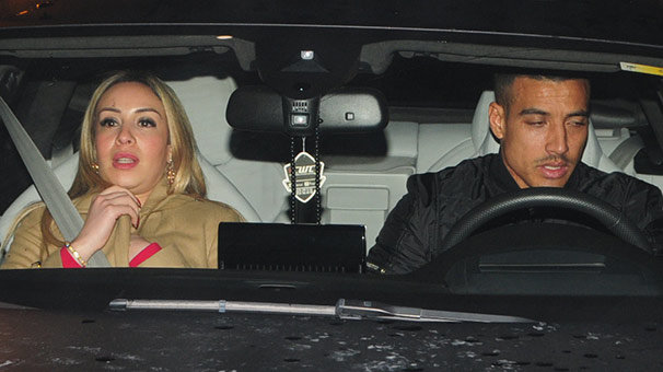 Sarışın güzelle yemek