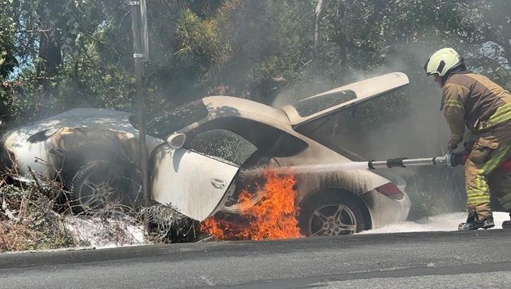 Sarıyer’de 10 milyonluk Porsche kül oldu! Sürücü canını zor kurtardı