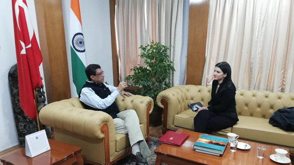 Savaşın eşiğine gelen ülkelerin büyükelçileri CNN TÜRK'e konuştu