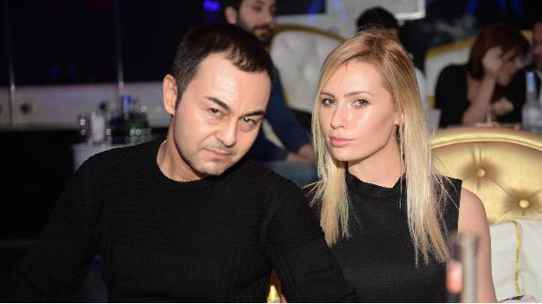 Serdar Ortaç ve Chloe Loughnan'dan romantik poz