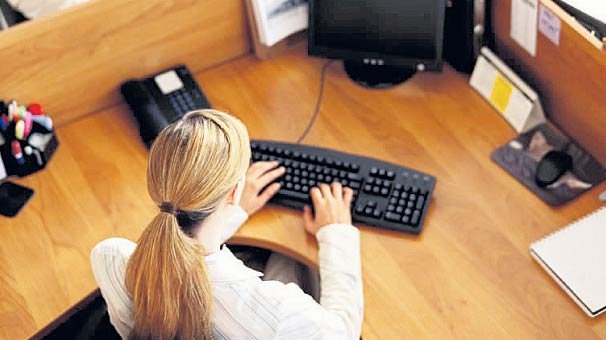 Sigortacı işsizliğe mesafeli durdu