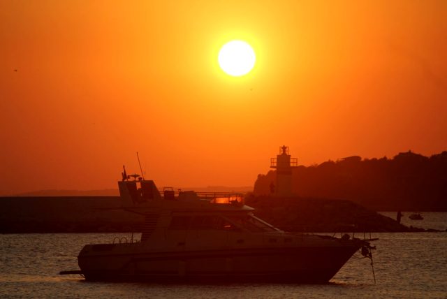 Silivri'de gün batımı kendisine hayran bıraktı
